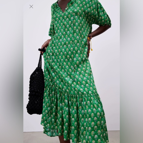 Zara Dresses & Skirts - Zara Green Crinkle Floral Printed Short Sleeve Ruffle Maxi Dress XS